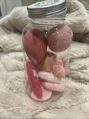 10 pcs Assorted Pink Makeup Sponges in Clear Jar